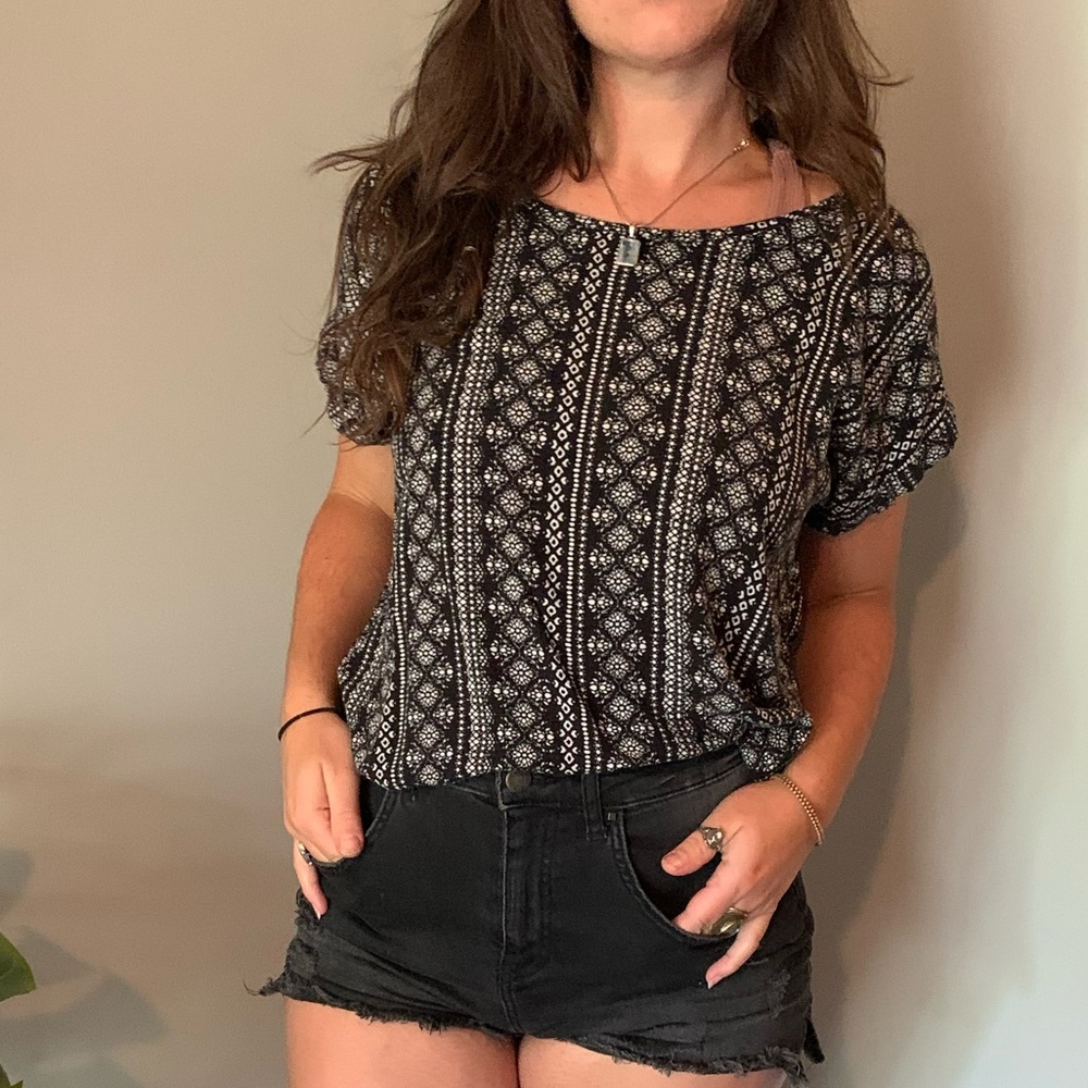 Black and White Short-Sleeved Blouse